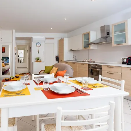 Apartamento L Olivier Modern And Bright Historic Center Gem, 150m From The