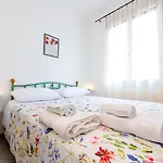 Apartmán L Olivier Modern And Bright Historic Center Gem, 150m From The *