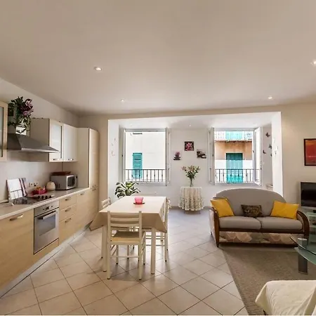 L Olivier Modern And Bright Historic Center Gem, 150m From The Appartement