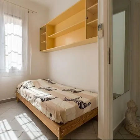 L Olivier Modern And Bright Historic Center Gem, 150m From The Antibes