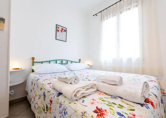 Appartement L Olivier Modern And Bright Historic Center Gem, 150m From The *